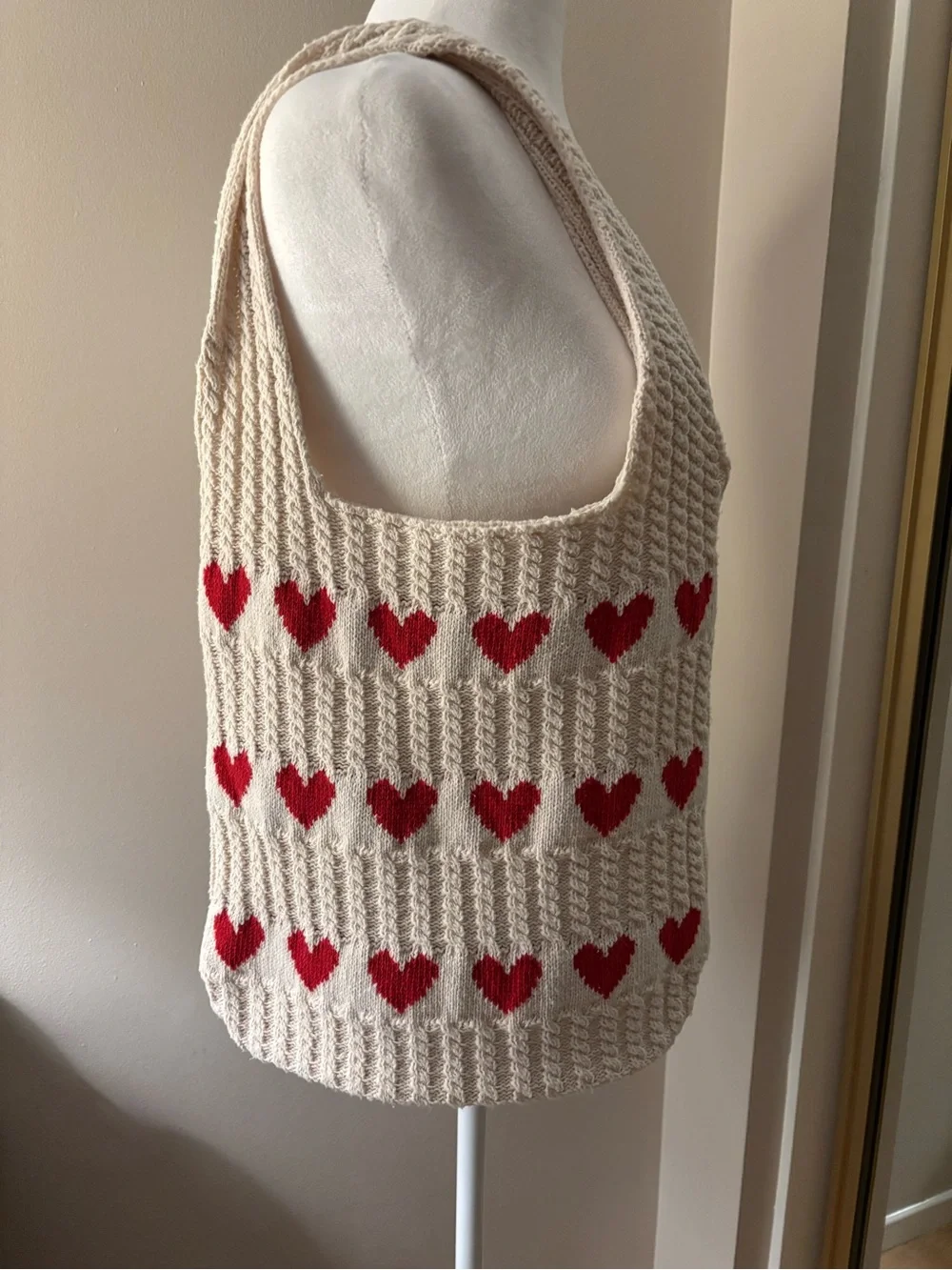 Women’s Cream Knit Heart Tote Bag with Red Hearts